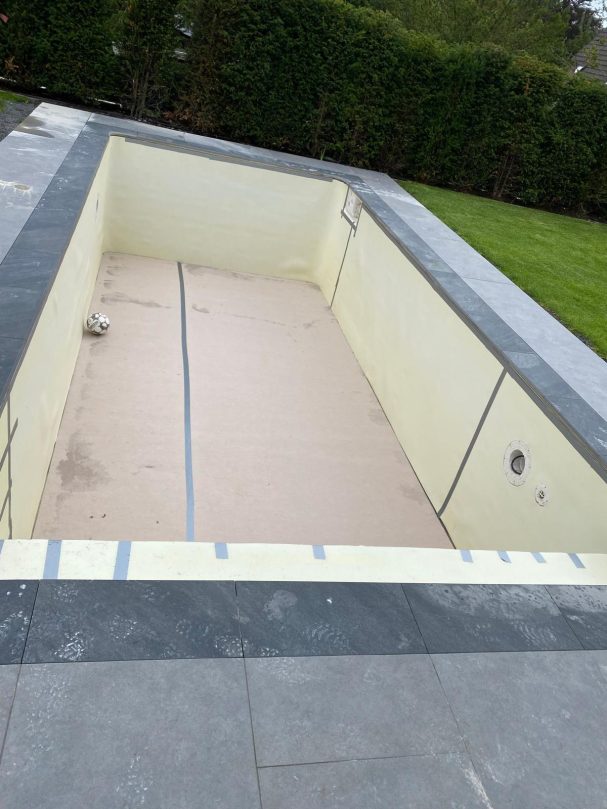 Poolbau