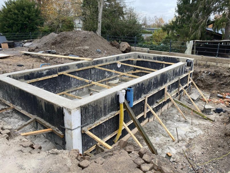 Poolbau